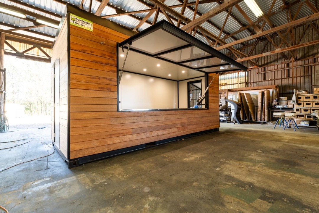 Noosaville Golf Cafe shipping container exterior